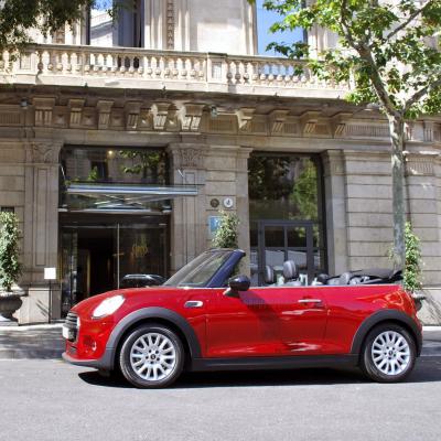 Stay & MINI Cabrio - Hotel Claris